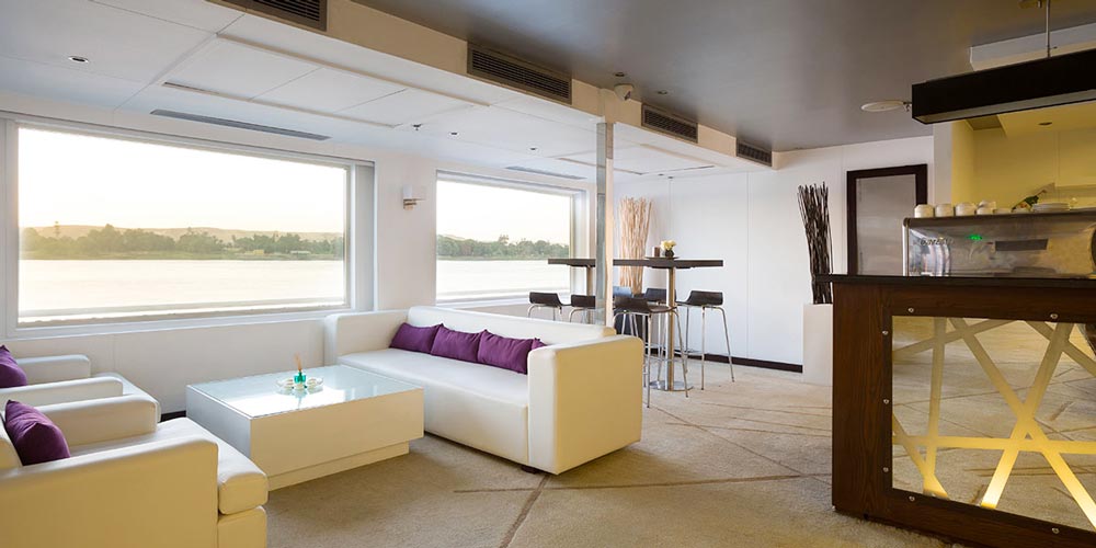 Bar of MS Farah Nile Cruise – Trips in Egypt