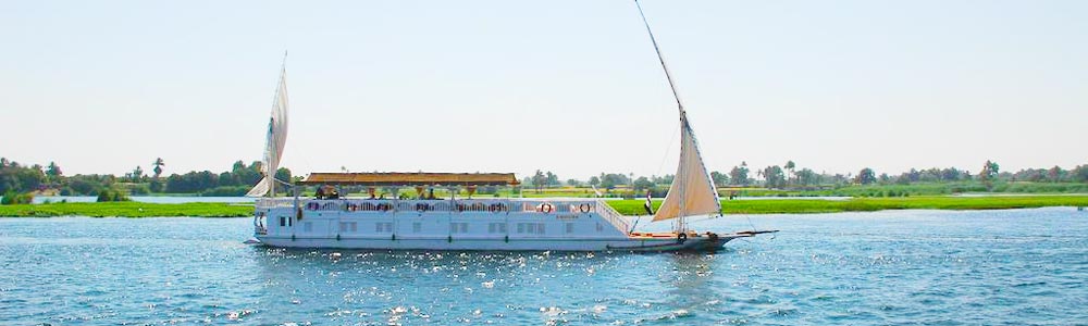 4 Days Amoura Dahabiya Nile River Cruise From Aswan – Trips in Egypt