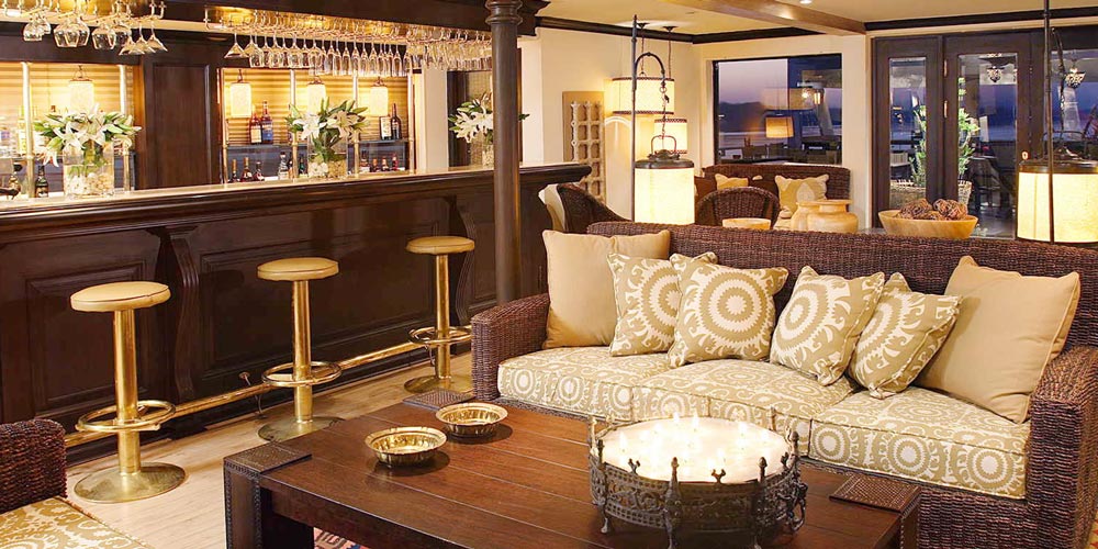 Bar of Sanctuary Sun Boat III Nile Cruise – Trips in Egypt