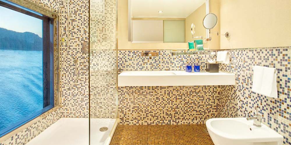 Bathroom of Oberoi Zahra Nile Cruise – Trips in Egypt