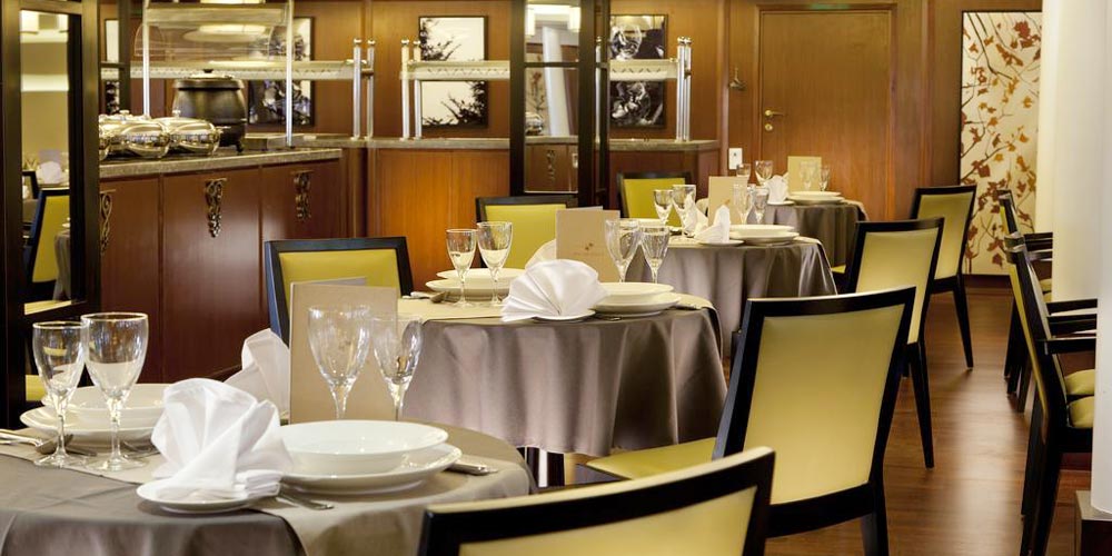 Resturant of MS Esplanade Nile Cruise – Trips in Egypt