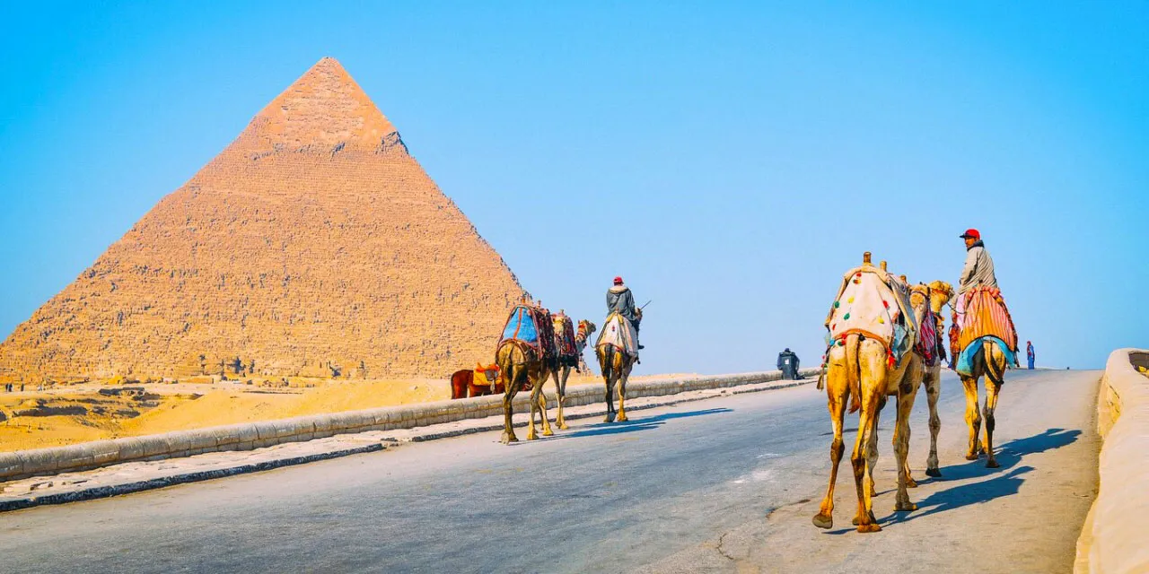 2 Days Tour from Hurghada to Cairo By Bus