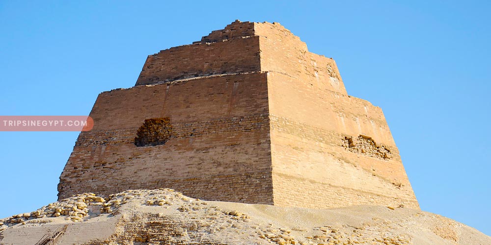 Meidum Pyramid - Cairo Tour - Trips in Egypt