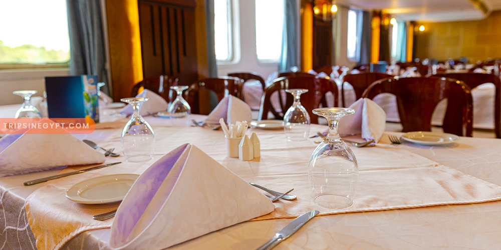 Restaurant of MS Nile Quest Nile Cruise – Trips in Egypt 1