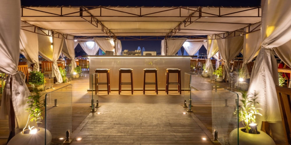 Luxurious Lounge With a Bar of Ms Farah Nile Cruise - Trips in Egypt