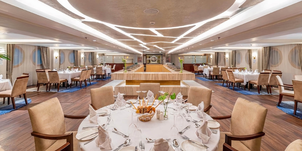 Restaurant of Sonesta Star Goddess Nile Cruise 2 – Trips in Egypt